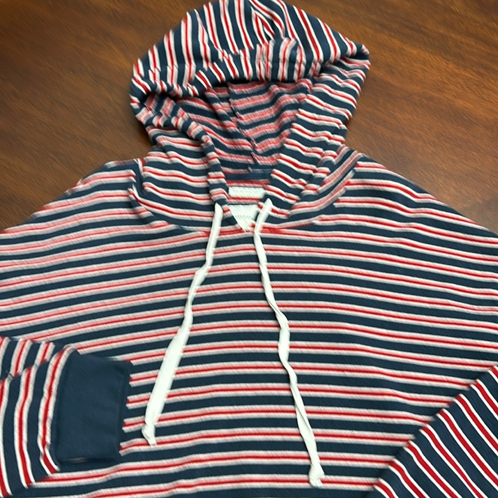 American Eagle AHH-Mazingly Soft Red Blue USA Striped Cropped Hooded Top